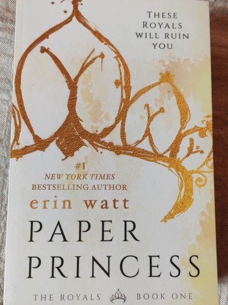 Paper princess. Broken prince