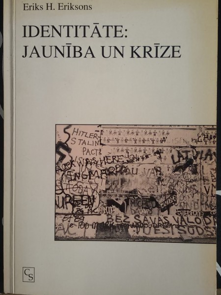 Identitāte: jaunība un krīze