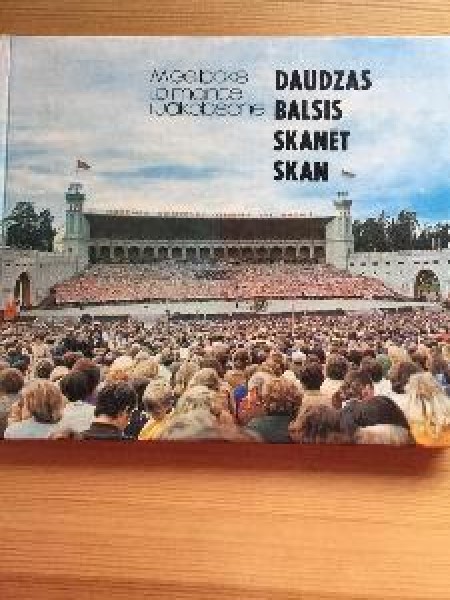 Daudzas balsis skanēt skan