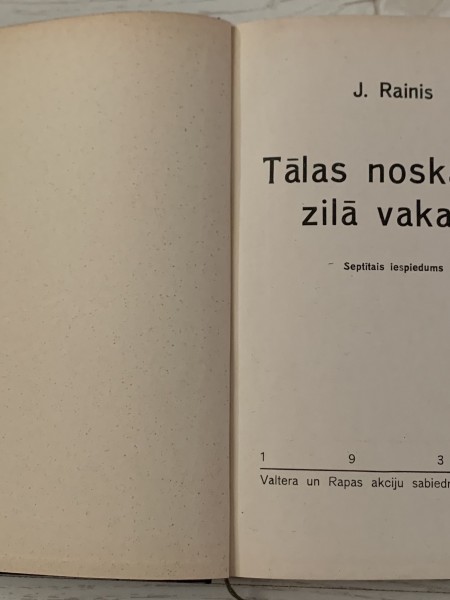 Tālas noskaņas zilā vakarā