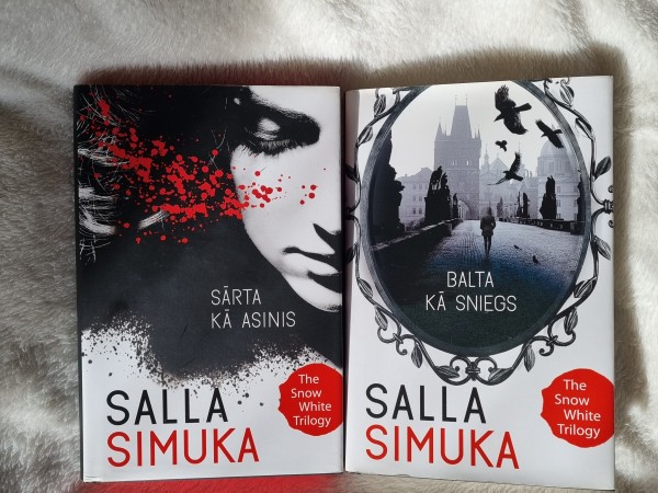 Sārta kā asinis, Balta kā sniegs