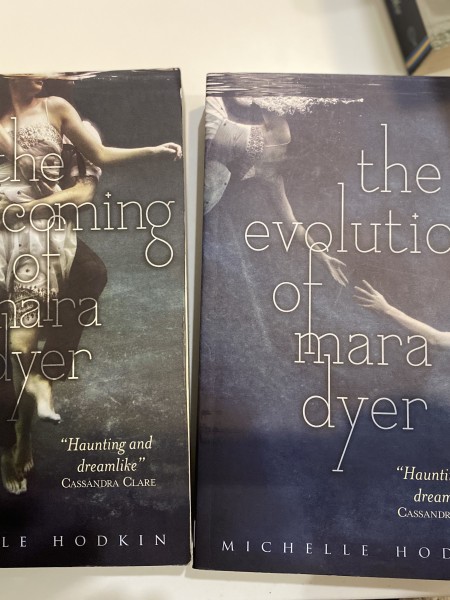 The unbecoming of mayra dyer /the evolution of mara dyer