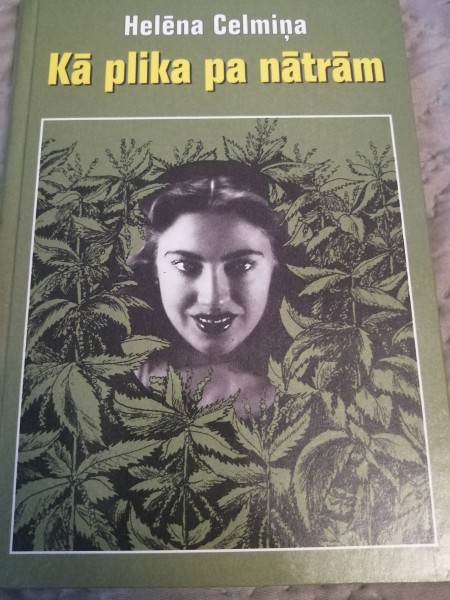 Kā plika pa nātrām