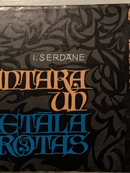 Dzintara un metāla rotas