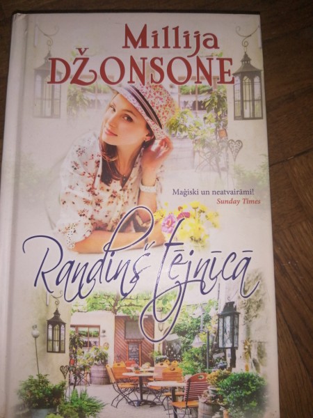 Randiņš tējnīcā