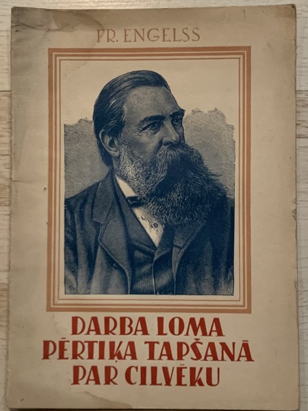 Darba loma pērtiķa tapšanā par cilvēku