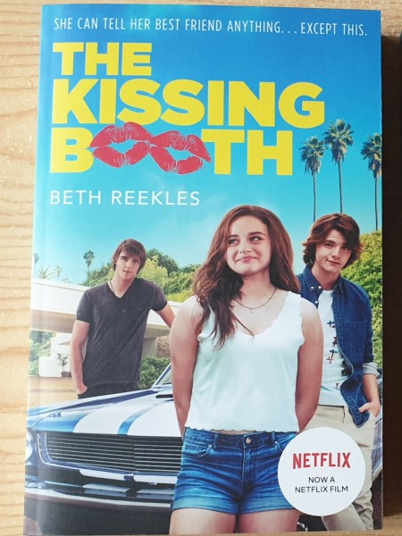 Kissing booth