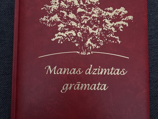 Manas dzimtas grāmata