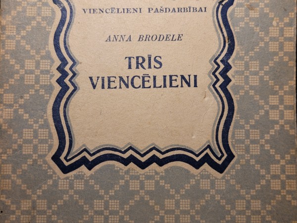 Trīs viencēlieni