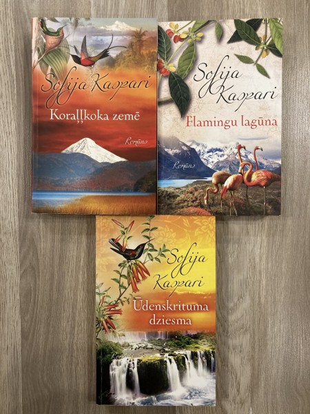 Koraļļkoka zemē, Flamingu lagūna, Ūdenskrituma dziesma