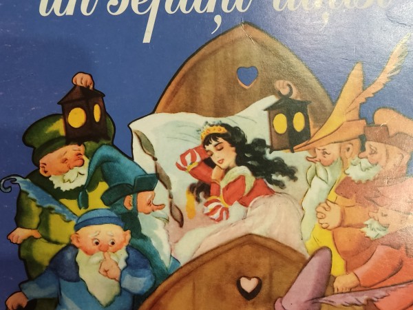 Sniegbaltīte un septiņi rūķīši