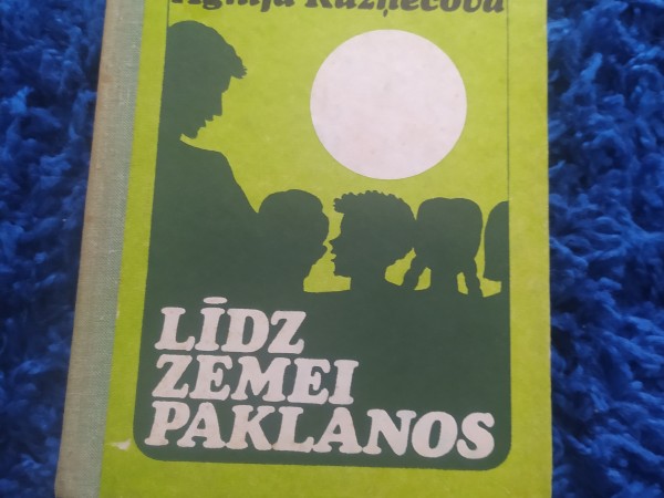 Līdz zemei pakalnos