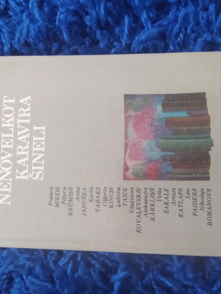 Nenovelkot karavīra šineli