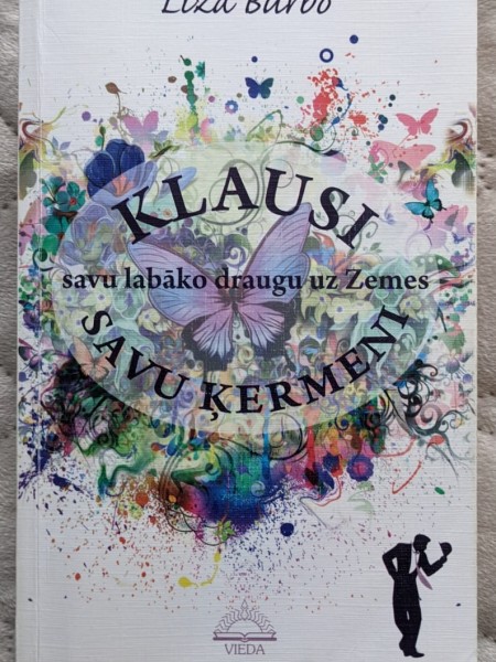 Klausi savu labāko draugu uz Zemes savu ķermeni