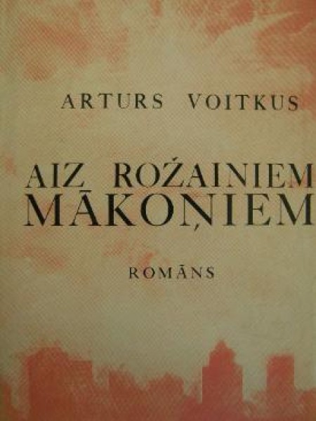 Aiz rožainiem mākoņiem