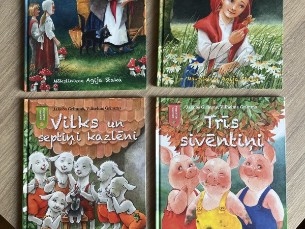 4 brāļu Grimmu pasaku grāmatas