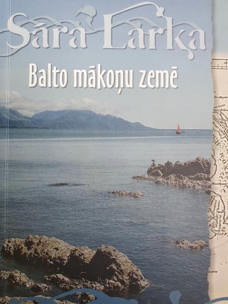 Balto mākoņu zemē