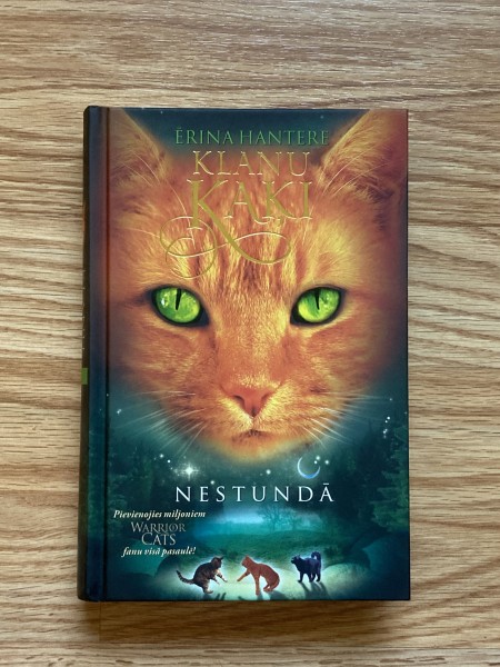 Klanu kaķi. Nestundā