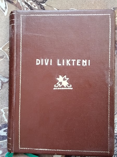 Divi likteņi