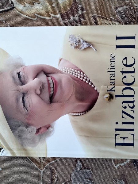 Karaliene Elizabete II