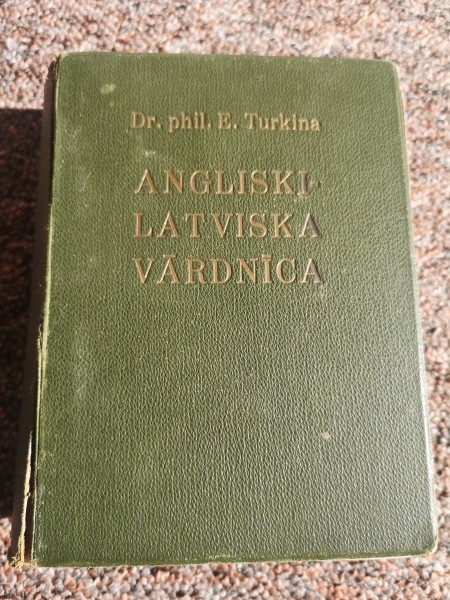 Angliski-latviska vārdnīca