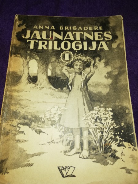 Jaunatnes triloģija