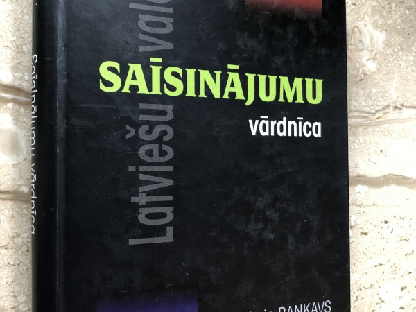 Latviešu valodas saīsinājumu vārdnīca