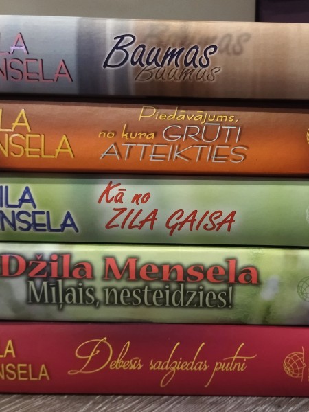 Baumas; Piedāvājums, no kura grūti atteikties; Kā no zila gaisa ;Mīļais, nesteidzies; Debesīs sadzie