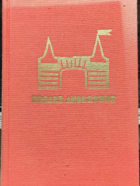 Tur plīvoja Kurzemes karogi