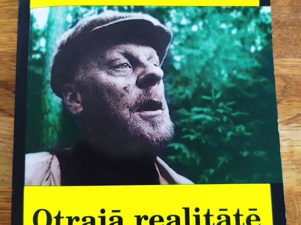 Otrajā realitātē. Kādas dzīves atmiņu mozaīka