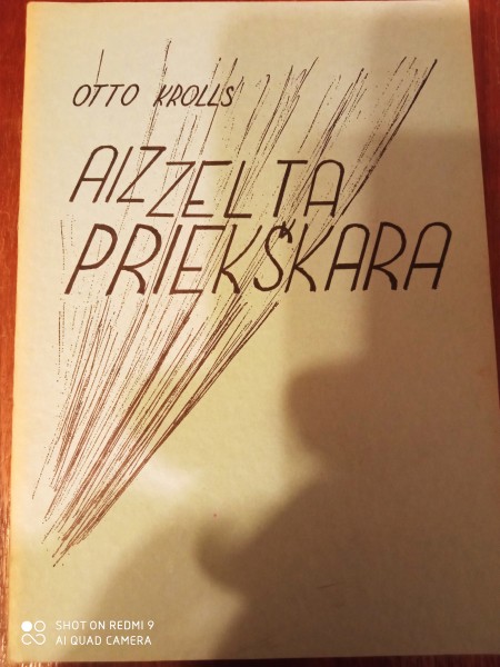 Aiz zelta priekškara