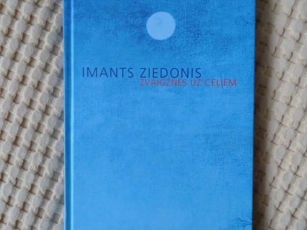 Zvaigznes uz ceļiem (LV, ENG, RUS, GER)