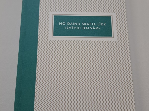 No dainu skapja līdz 