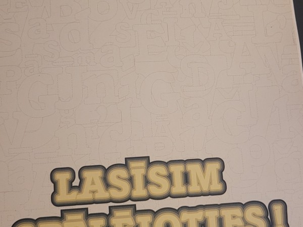 Lasīsim spēlējoties!