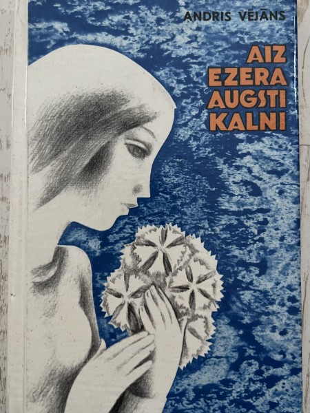 Aiz ezera augsti kalni