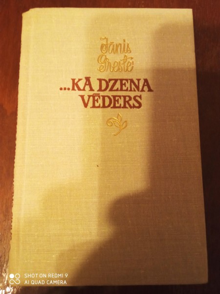 ...kā dzeņa vēders