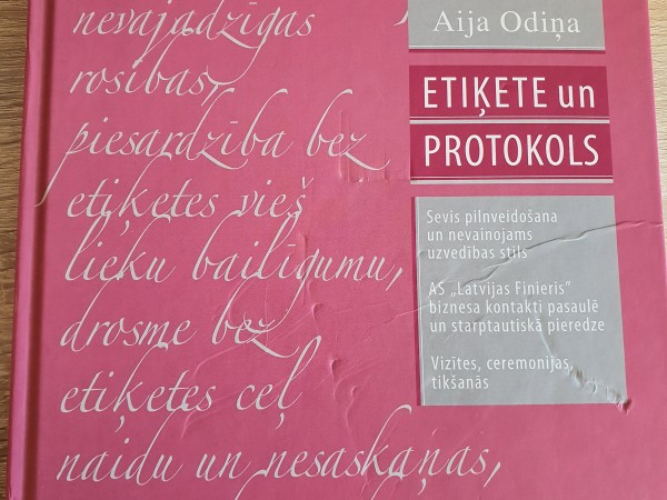 Etiķete un protokols