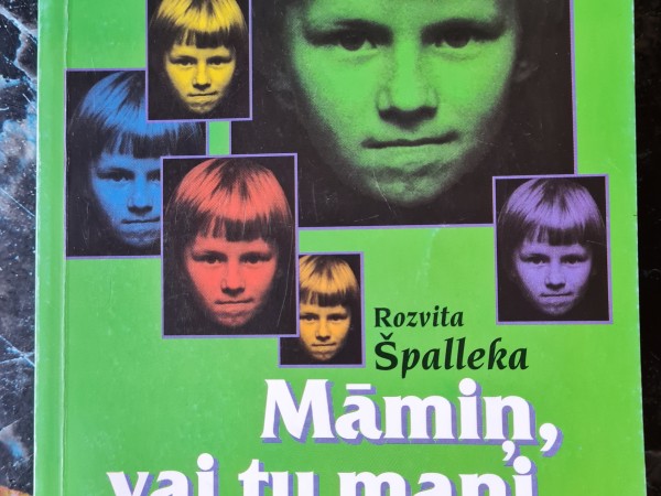 Māmiņ, vai  tu mani  mīli?