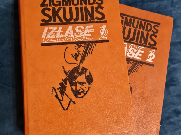 Izlase  divos  sējumos