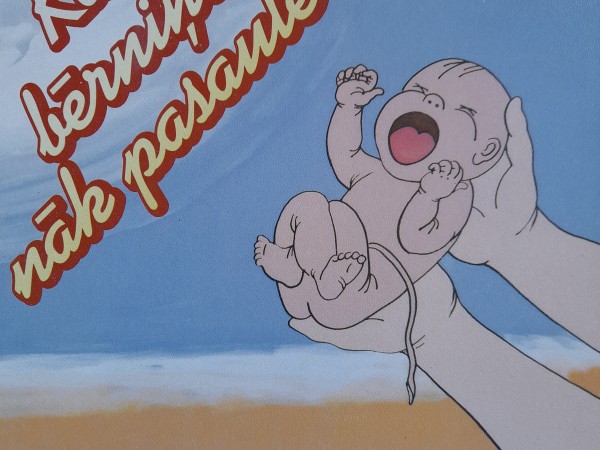 Kā bērniņš nāk pasaulē