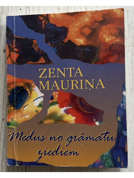 Medus no grāmatu ziediem