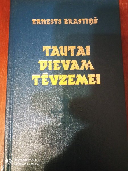 Tautai Dievam tēvzemei