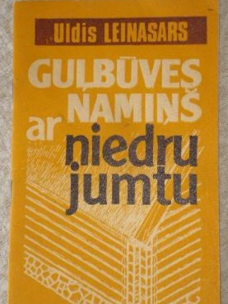 Guļbūves namiņš ar niedru jumtu