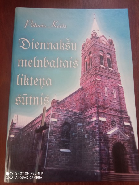 Diennakšu melnbaltais likteņa sūtnis