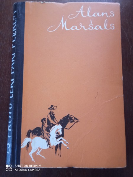 Es protu lēkt pāri peļķēm