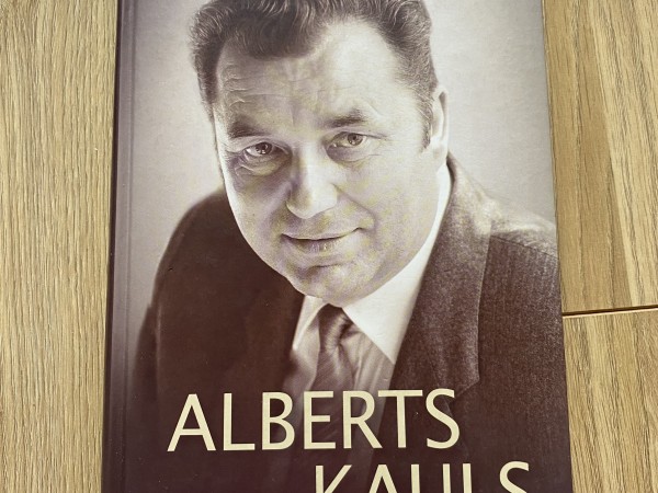 Triumfā un traģismā