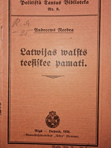 Latvijas valsts tiesiskie pamati