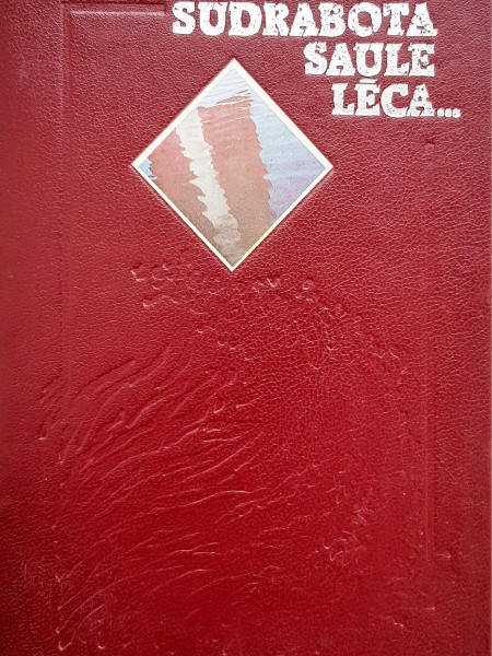 Sudrabota saule lēca. 1919.gada uvertīra Liepājā