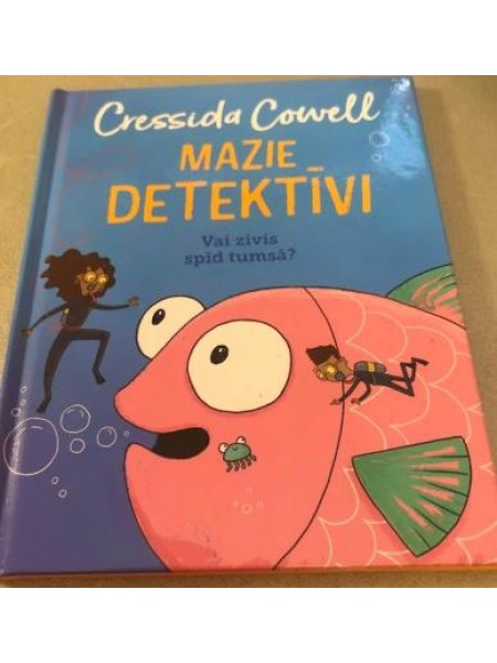 Mazie detektīvi : Vai zivis spīd tumsā?