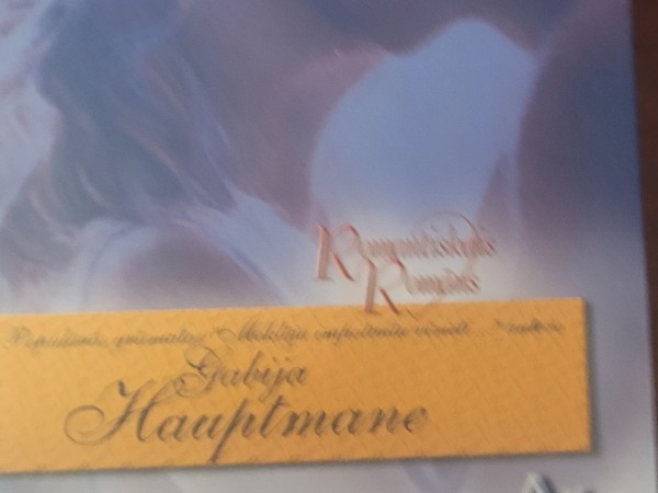 Ar vienu mīļāko vēl nepietiek